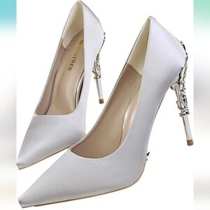 JOEupin Silver Pointed‎ Toe Decorative High 5" Heeled Sz. 6 (36) Shoes